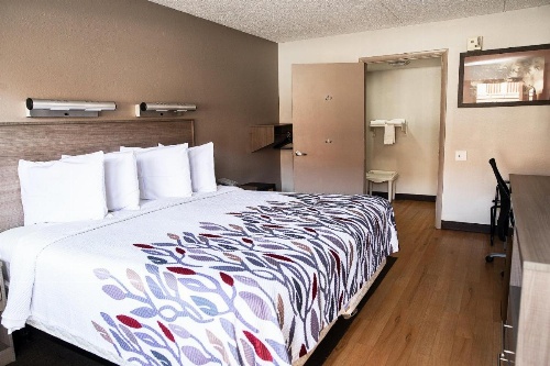 Red Roof Inn Rochester - Henrietta image 5