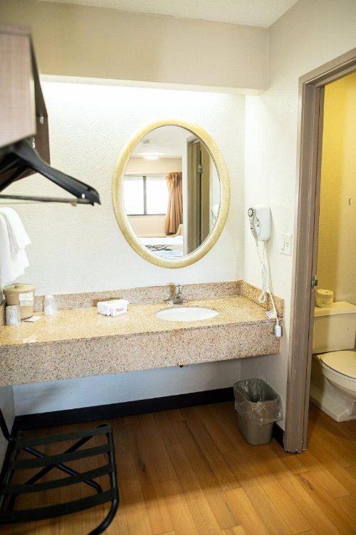 Red Roof Inn Rochester - Henrietta image 8