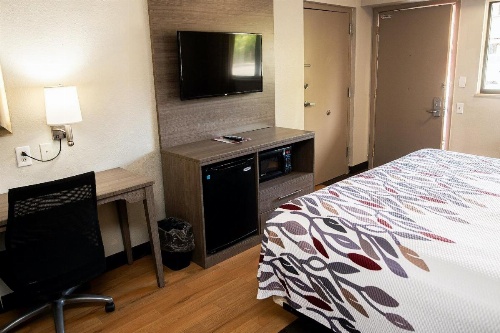 Red Roof Inn Rochester - Henrietta image 9